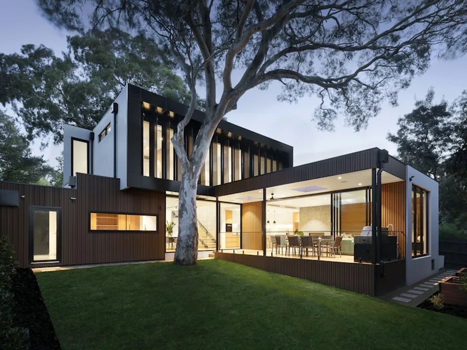 Contemporary house with full-height glazing